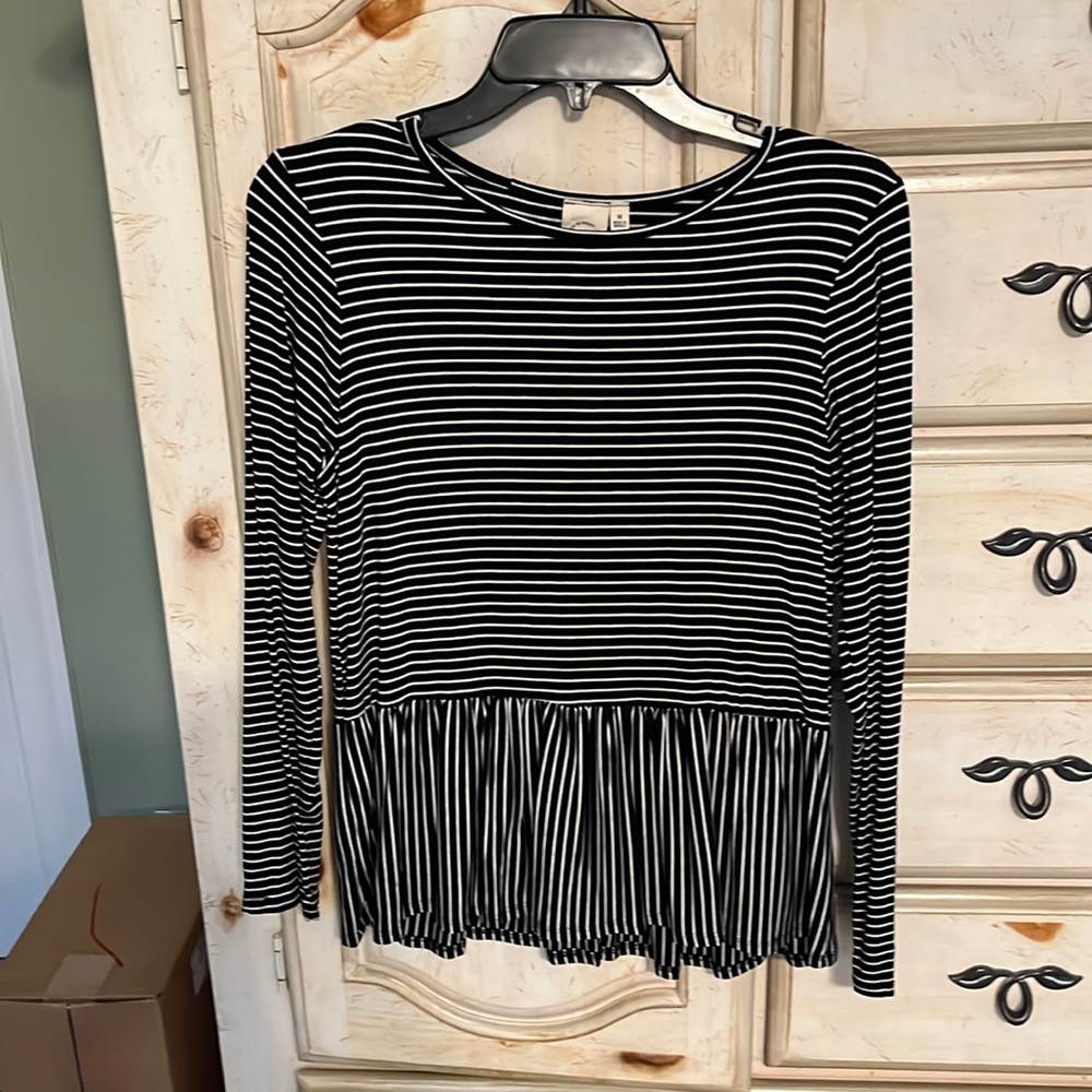 Ladies lightweight top